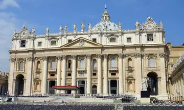 La Basílica de San Pedro es uno de los lugares santos más visitados en Roma.
