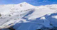 El parque de Farellones, muy cerca de Santiago de Chile, cubierto de nieve.