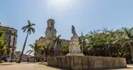 Un precioso día soleado en el Parque Central de La Habana