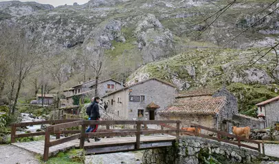 El precioso pueblo de montaña Bulnes, Asturias