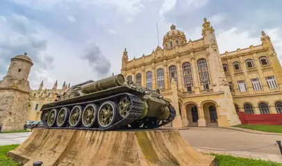 Imagen de la parte exterior del Museo de la Revolución, La Habana
